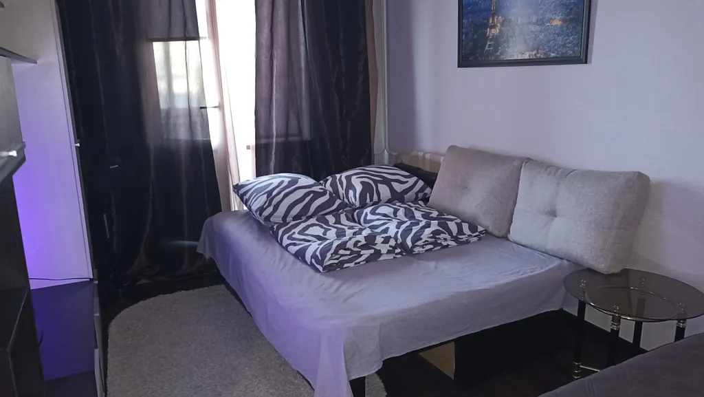 Однокомнатная квартира - 100 метров от трассы М4 - б/к заселение