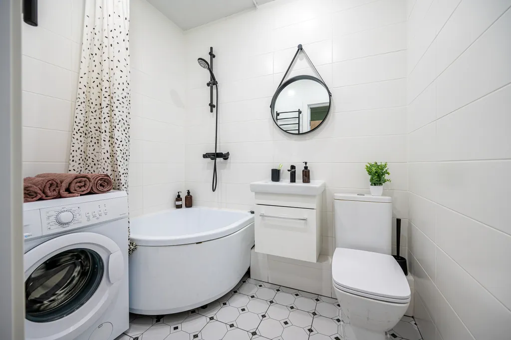 Студия c вау-эффектом в центре с панopaмным балконoм