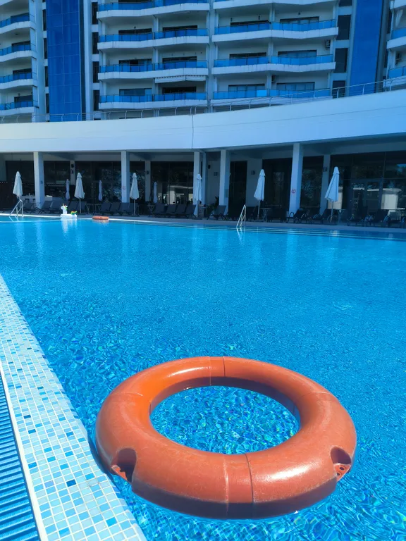 Апартамент с бассейном