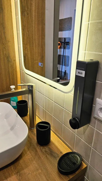 Далеко и надолго