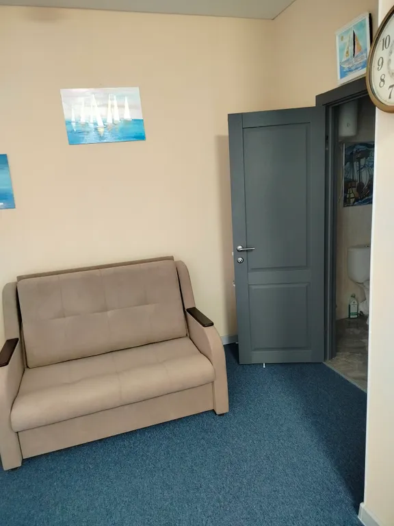 Комната с видом на море со всеми удобствами