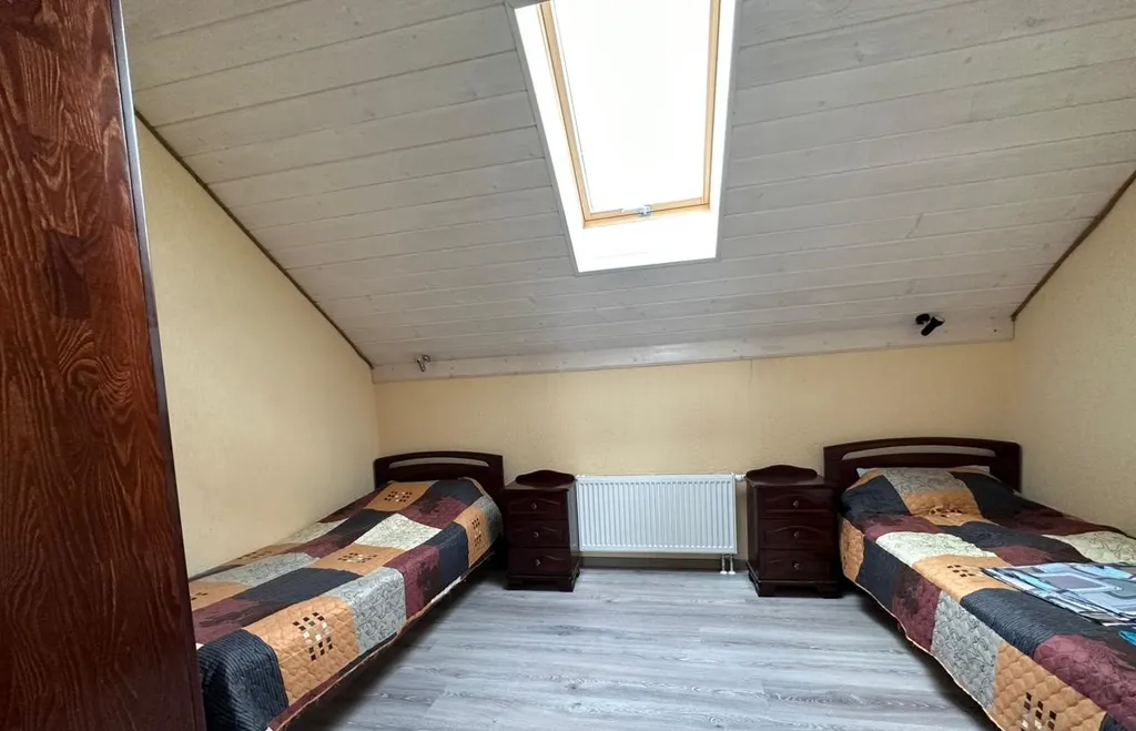 8-комнатный Дом