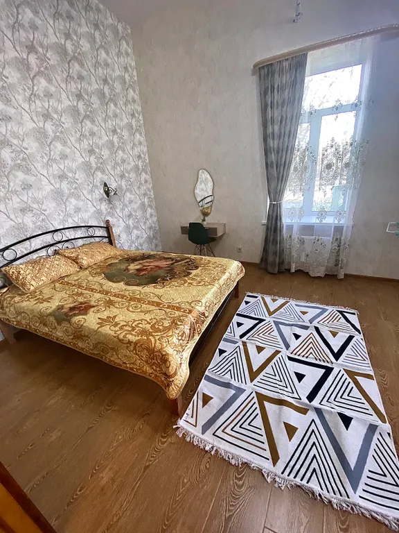 Уникальная квартира с интересным ремонтом и настоящим камином