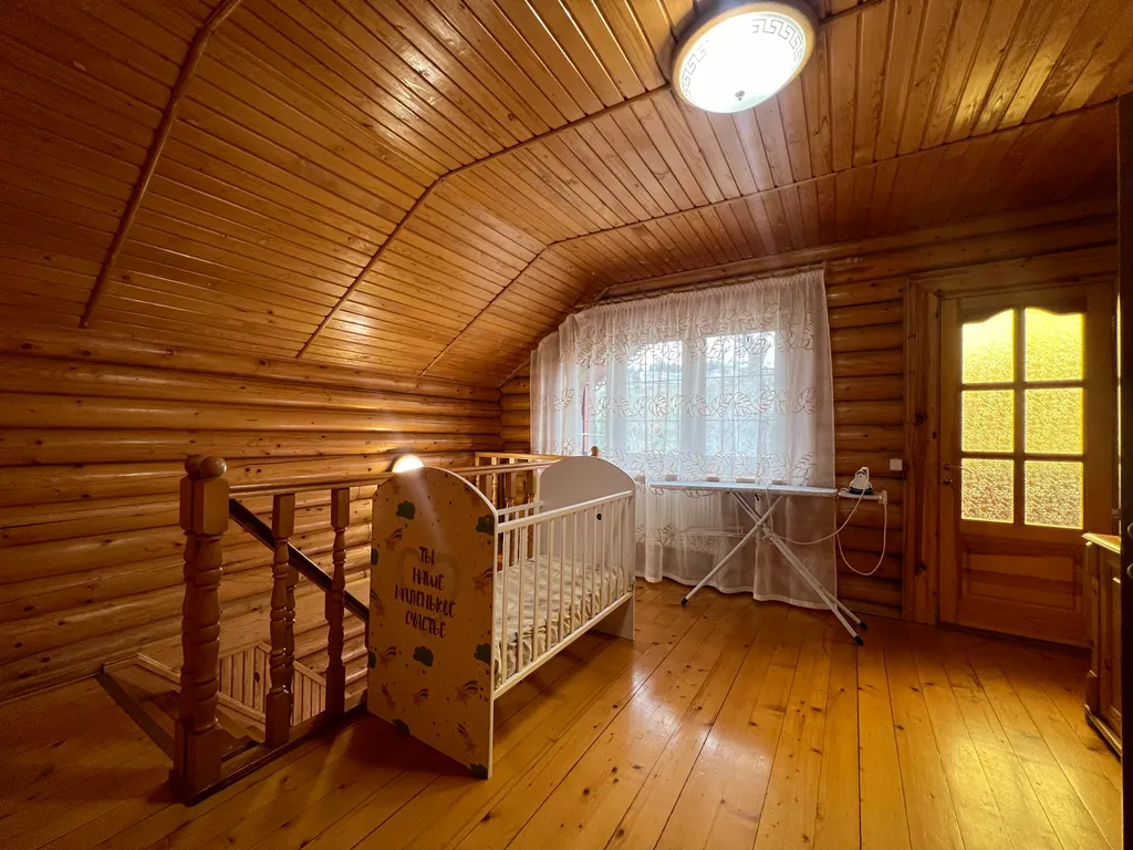 Сруб в Ялте c бассейном и сауной