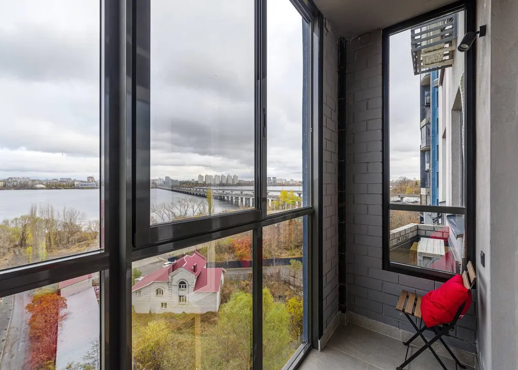 Стильная квартира-студия с видом на водохранилище