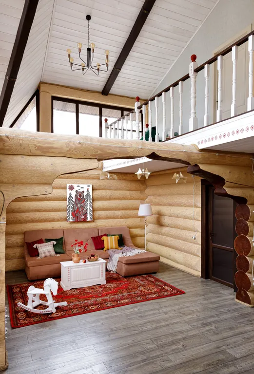 Эко-коттедж в русском стиле с панорамными окнами и террасой в лес