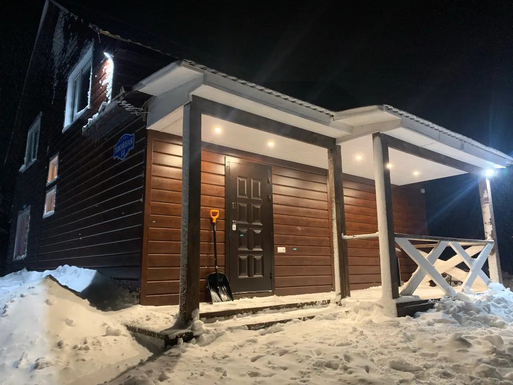 Уютный и просторный коттедж с видом на горнолыжные трассы