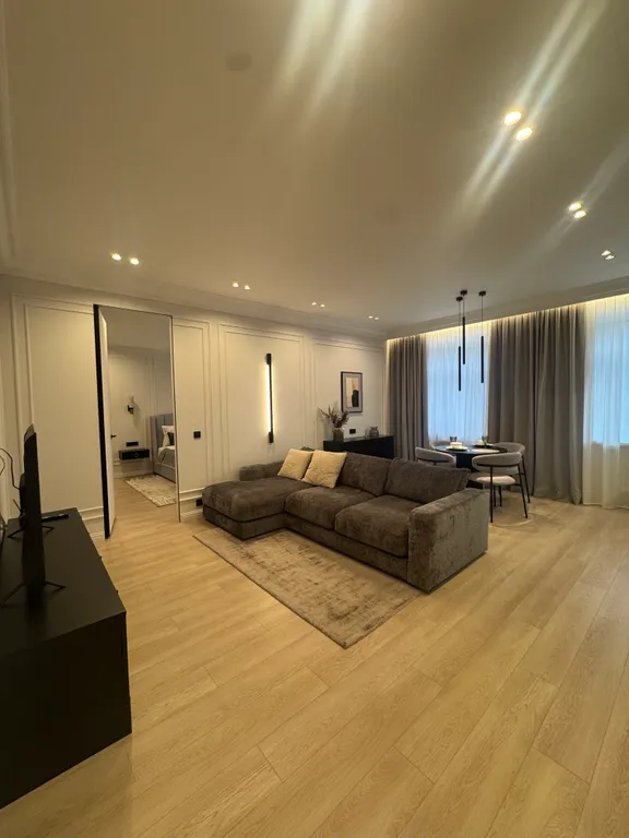 2-комнатный люкс с дизайнерским ремонтом в историческом центре