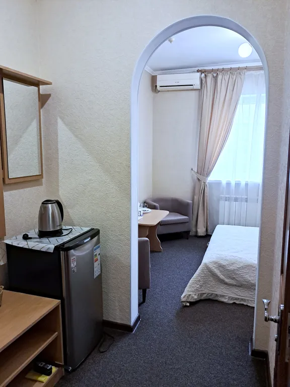 Номер в сердце города.Главный пр-т Азовский-2 мин.Набережная,пляж-5мин