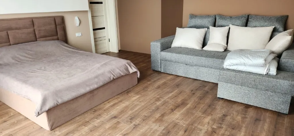 Новый дом с баней и бассейном у озера