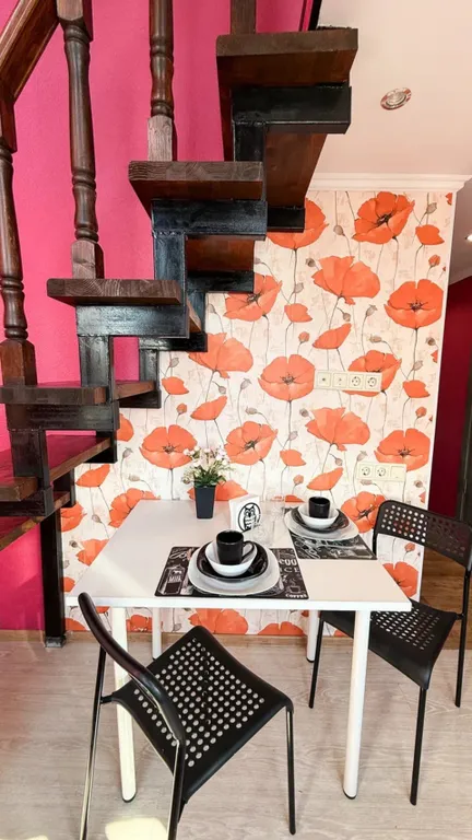 Стильная двухуровневая студия