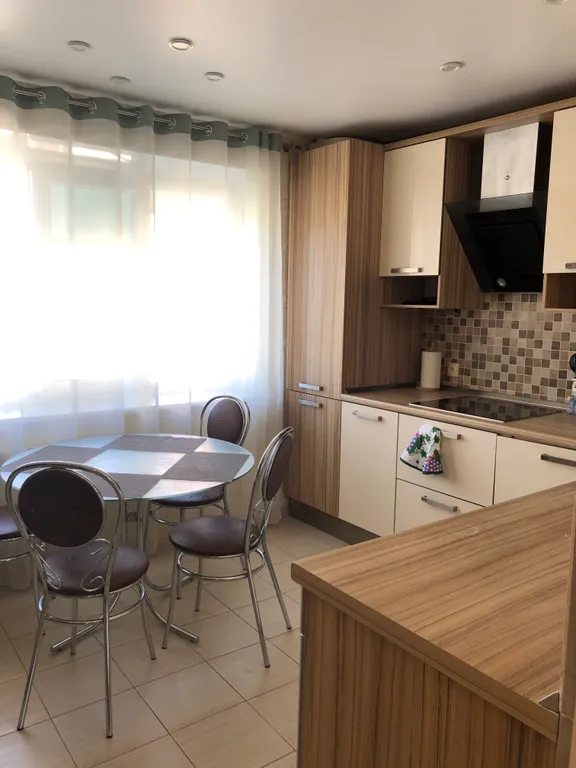 3-х комнатные апартаменты рядом с парком