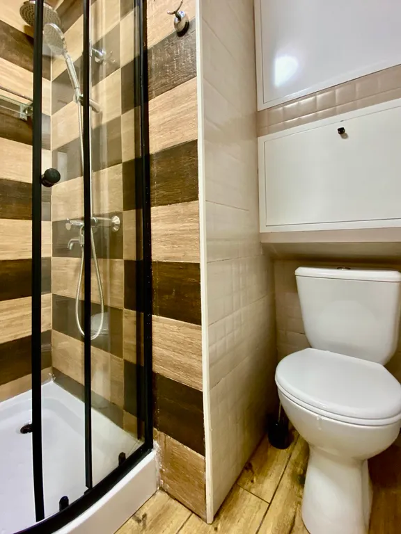 Дизайнерская студия ReDro, с большим ТВ, собственное крыльцо