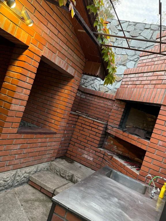 Солнце Ялты у моря с теплым бассейном