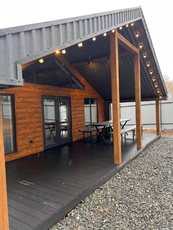 Уютный дом на краю леса