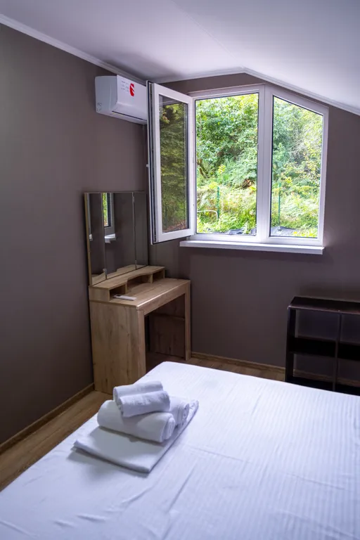 Коттедж Kрacивый дом c баcсeйнoм, баней с огромной террасой — Пластунка