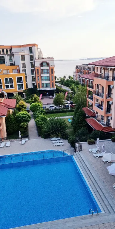 Апартаменты с 2 спальнями и огромным балконом с видом на море