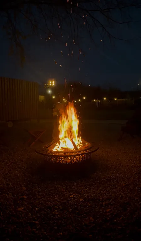 А-фрейм с бассейном и видом на озеро