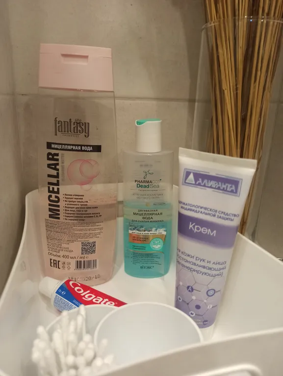 Высокая новостройка в центре города