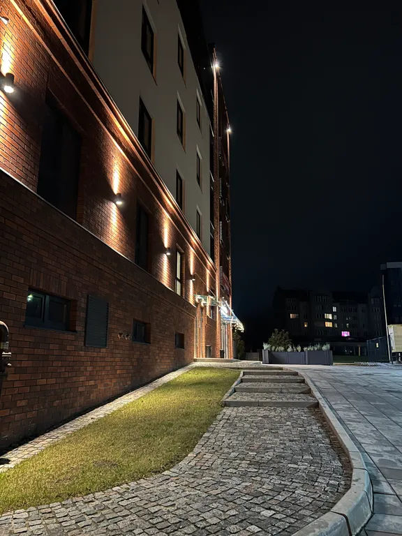 Новые апартаменты у моря в живописном месте в центре