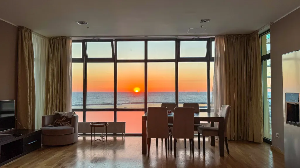 Апартамент 3-х спальный с балконами и панорамой моря