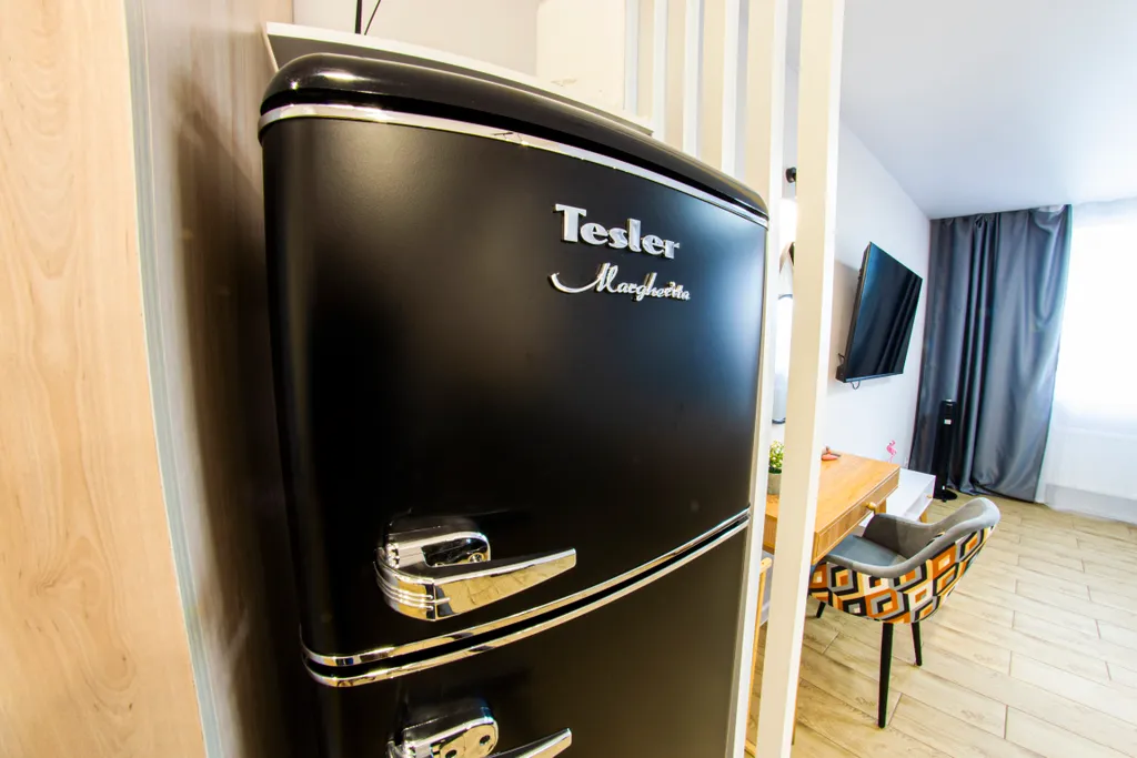 Современный дизайн и панорамный балкон в студии