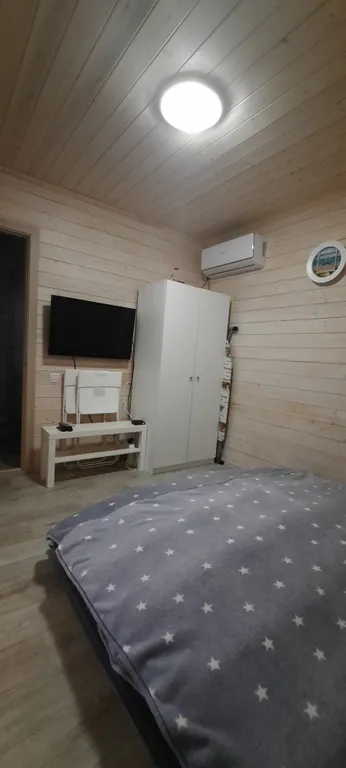 Коттедж с собственной территорией, большой беседкой и мангальной зоной