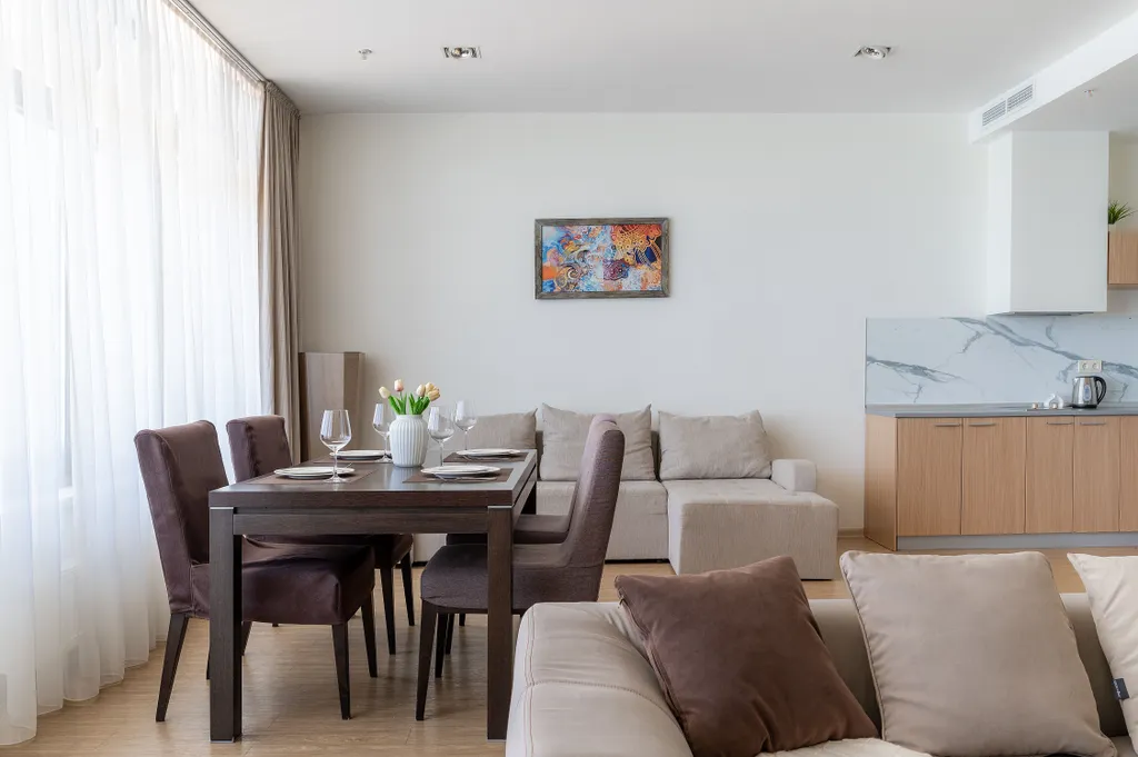 Трехкомнатные апартаменты с двумя спальнями