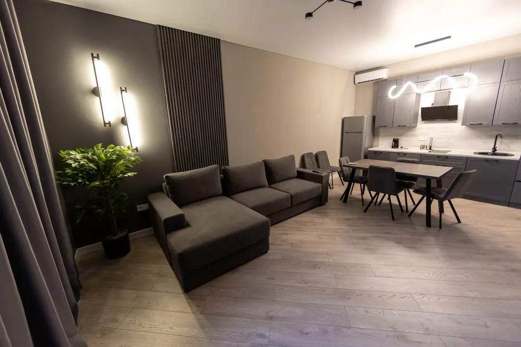 Просторный двухэтажный коттедж на берегу городского пляжа