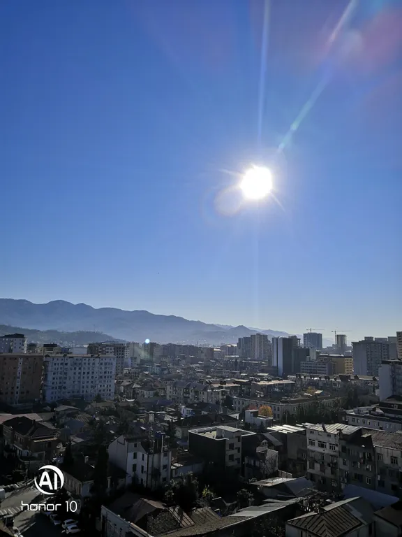 Уютная студия в центре с видом на горы