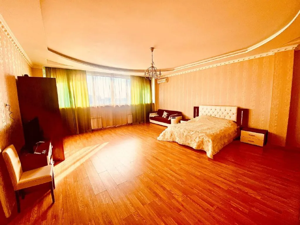 4-комнатная Квартира