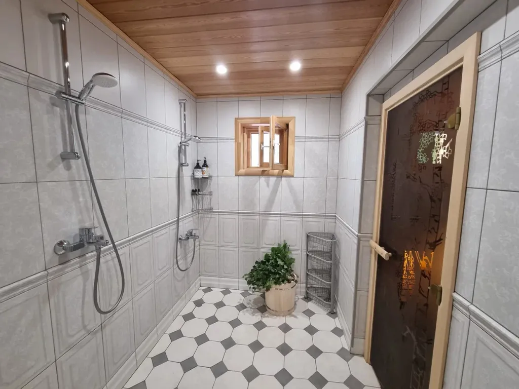 Комфортный, уютный дом у реки для семейного отдыха