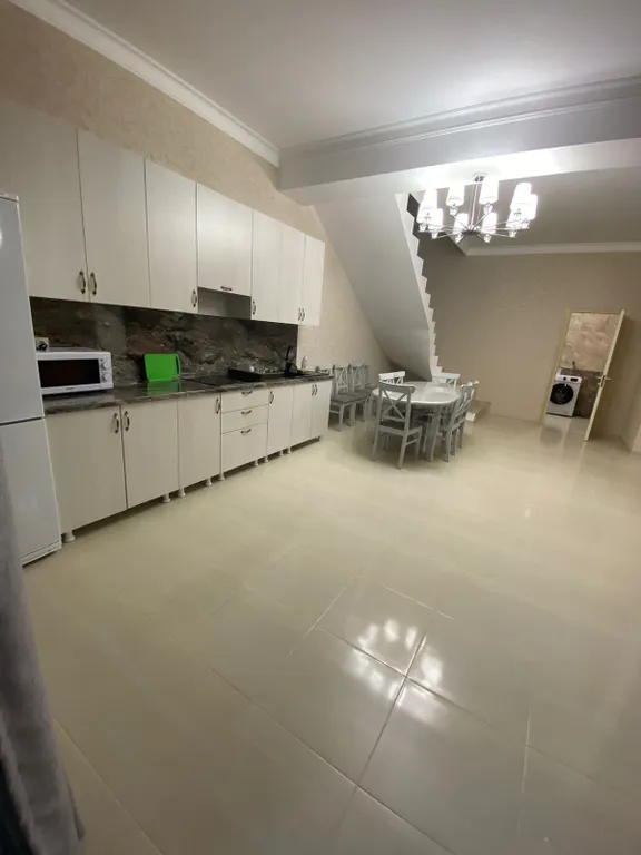 Уютный двухэтажный дом с видом на море