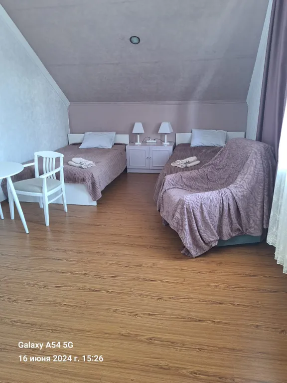 Два этажа с отдельным входом в уютном доме в ущелье рядом с озером