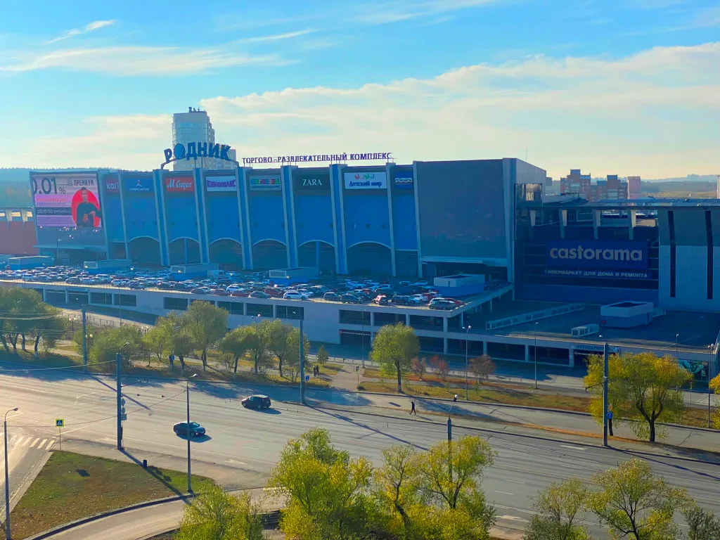Студия с потрясающей панорамой набережной у ТРК Родник