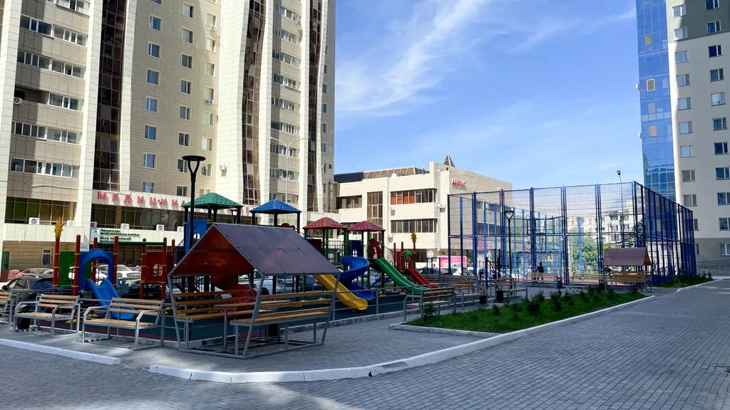 2-комнатная с видом на город возле набережной в старом центре Астаны