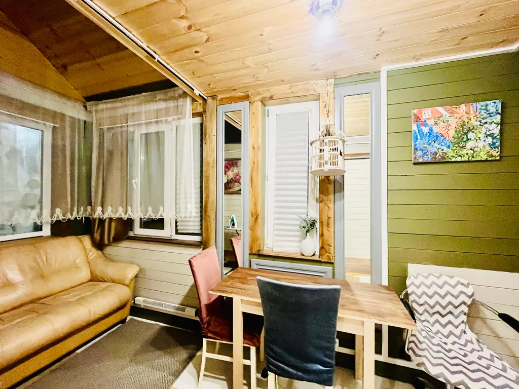 Уютный дом с гусями