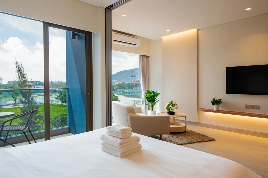 Laguna Lakeside residences apartment 1405