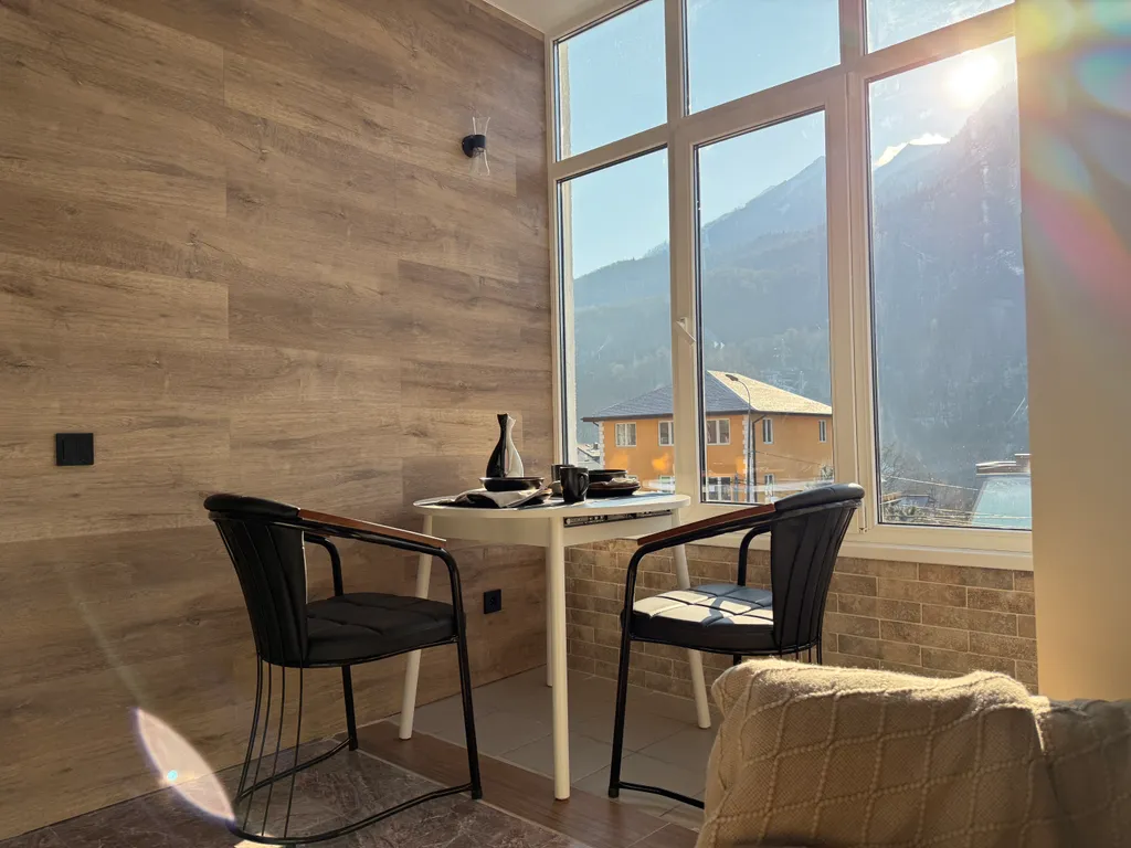 Квартира с шикарным видом на горы в центре Красной поляны