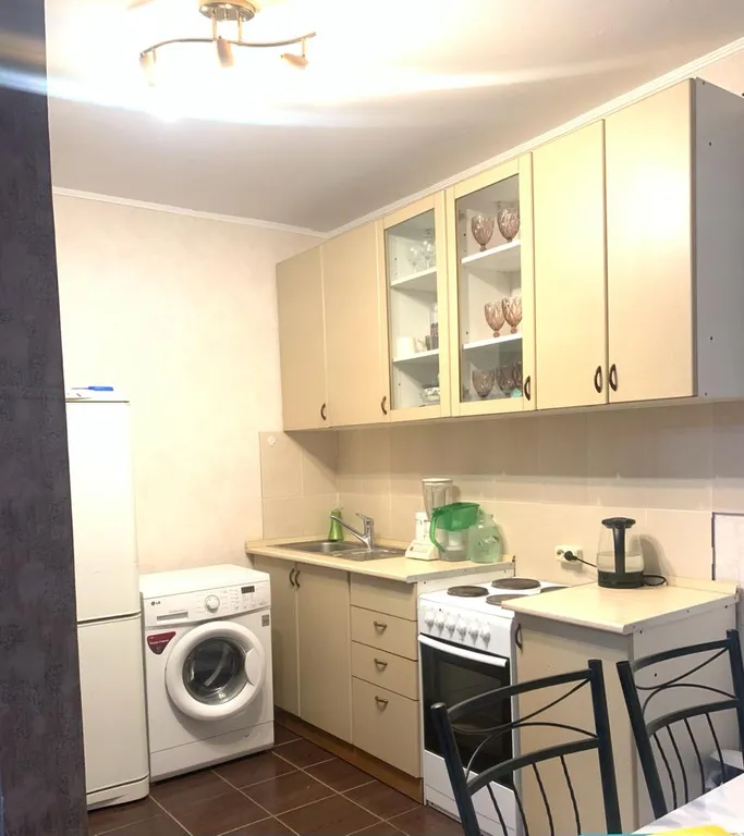 Самый центр левого берега