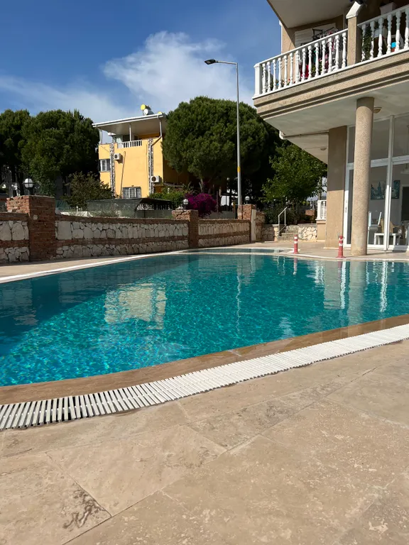 Уютная квартира в небольшом жилом комплексе с бассейном