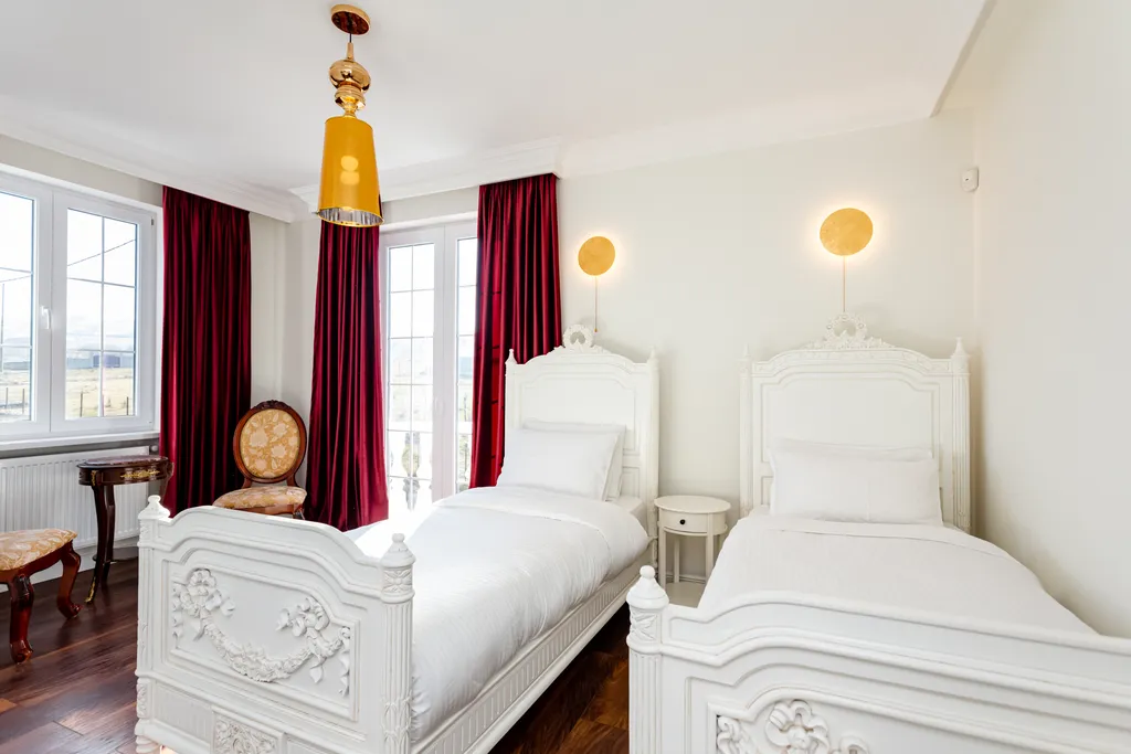 Shindisi Residence, VIP Villa