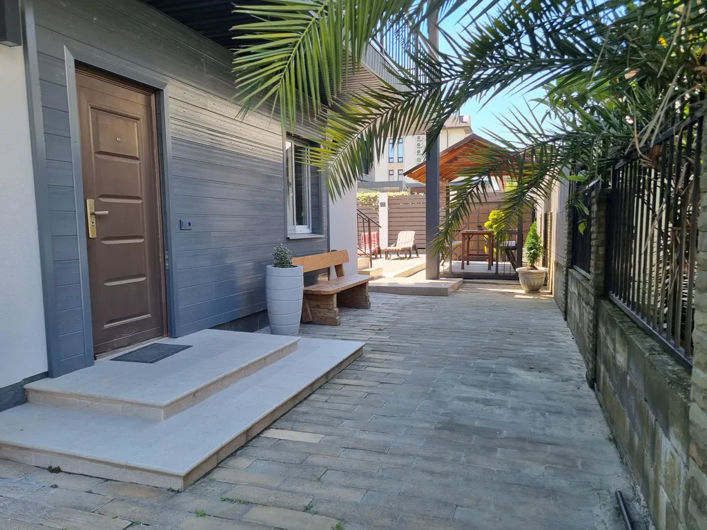 Коттедж Коттедж Аппартаменты с бассейном — Сириус