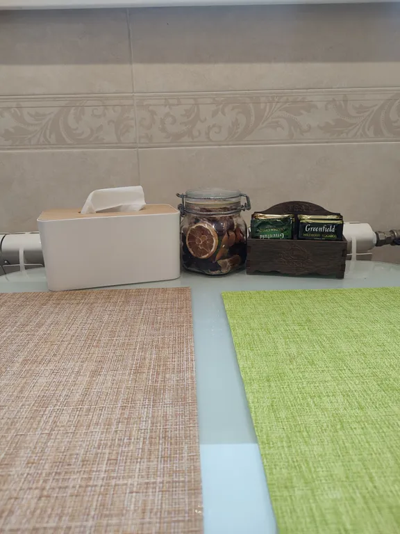 Трешка в центре города с охраняемой парковкой