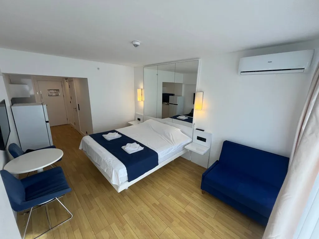 Апартаменты у моря с шикарным видом в Апарт-Отеле Orbi City