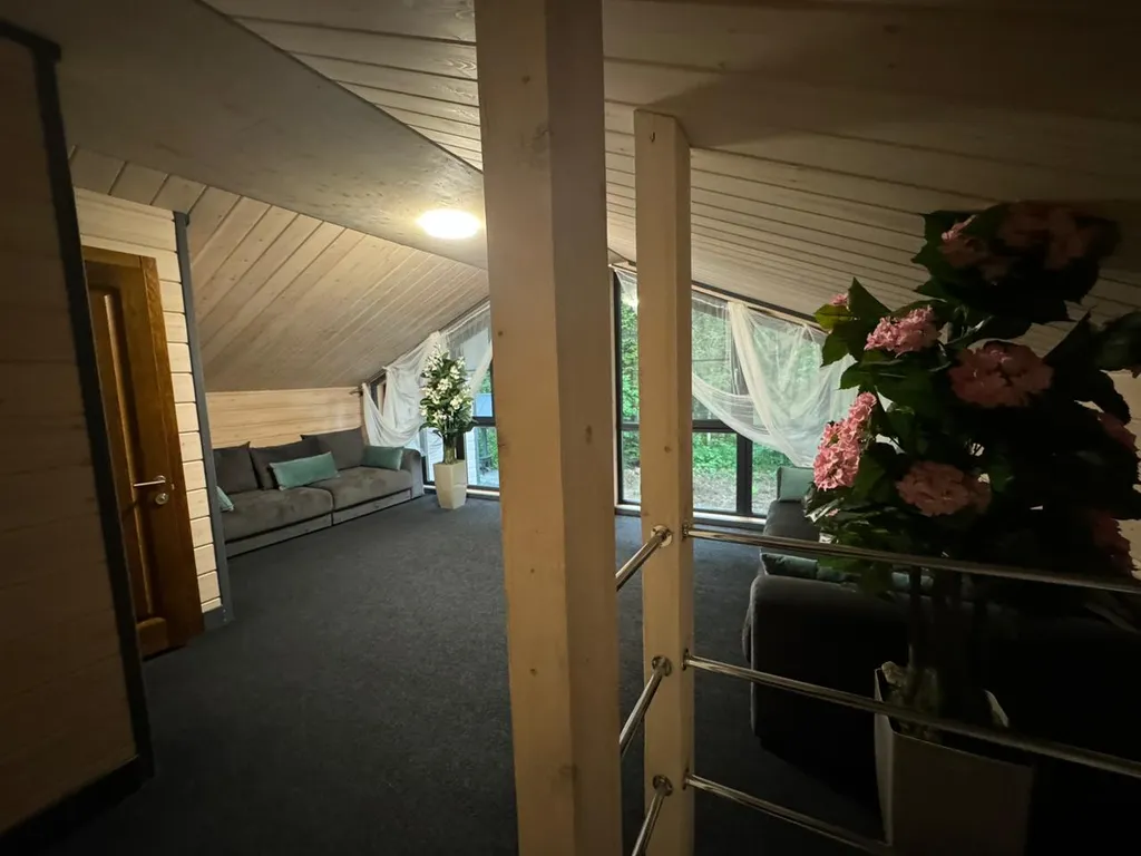 Барн хаус с прекрасным видом на лес