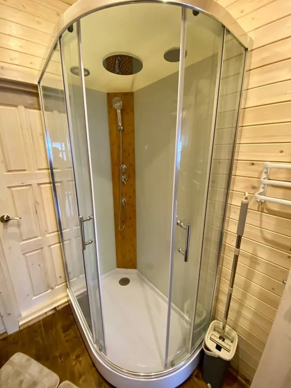 Дом на берегу озера