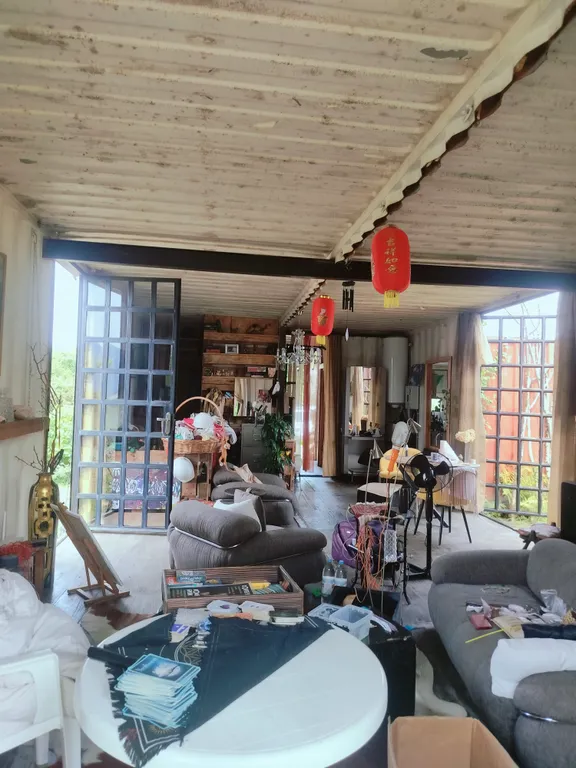 Палатка в морском контейнере