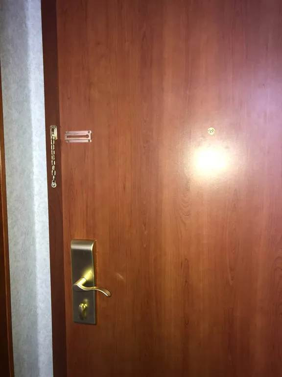 Уютный стандарт с видом на монастырь, Колокола