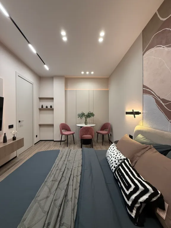 Абсолютно новая квартира в центре на набережной